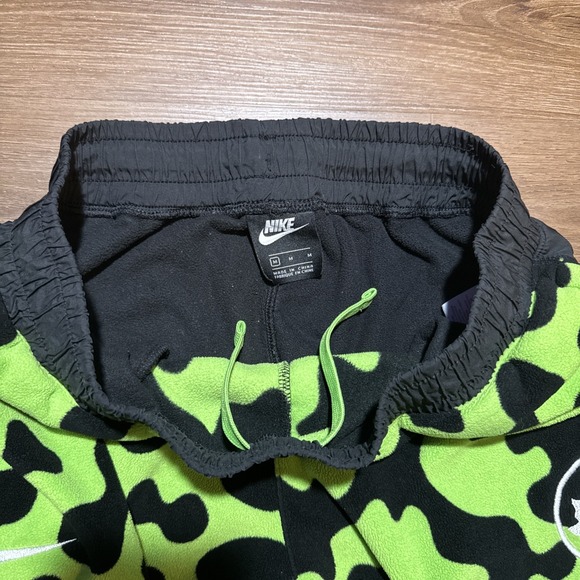 NIKE Pants Men's MEDIUM Black Green Polar Fleece Jogger NYC Parks CU1396-313 - Picture 7 of 13